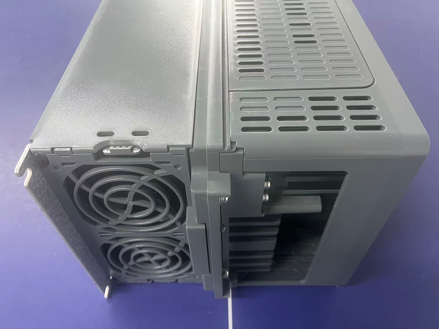 Schneider ATV610D18N4 | Altivar 610 VFD Inverter | 18.5kW 25HP | 38.5A Output | Three-Phase 380V-460V | Built-in EMC Filter | Brand New Original