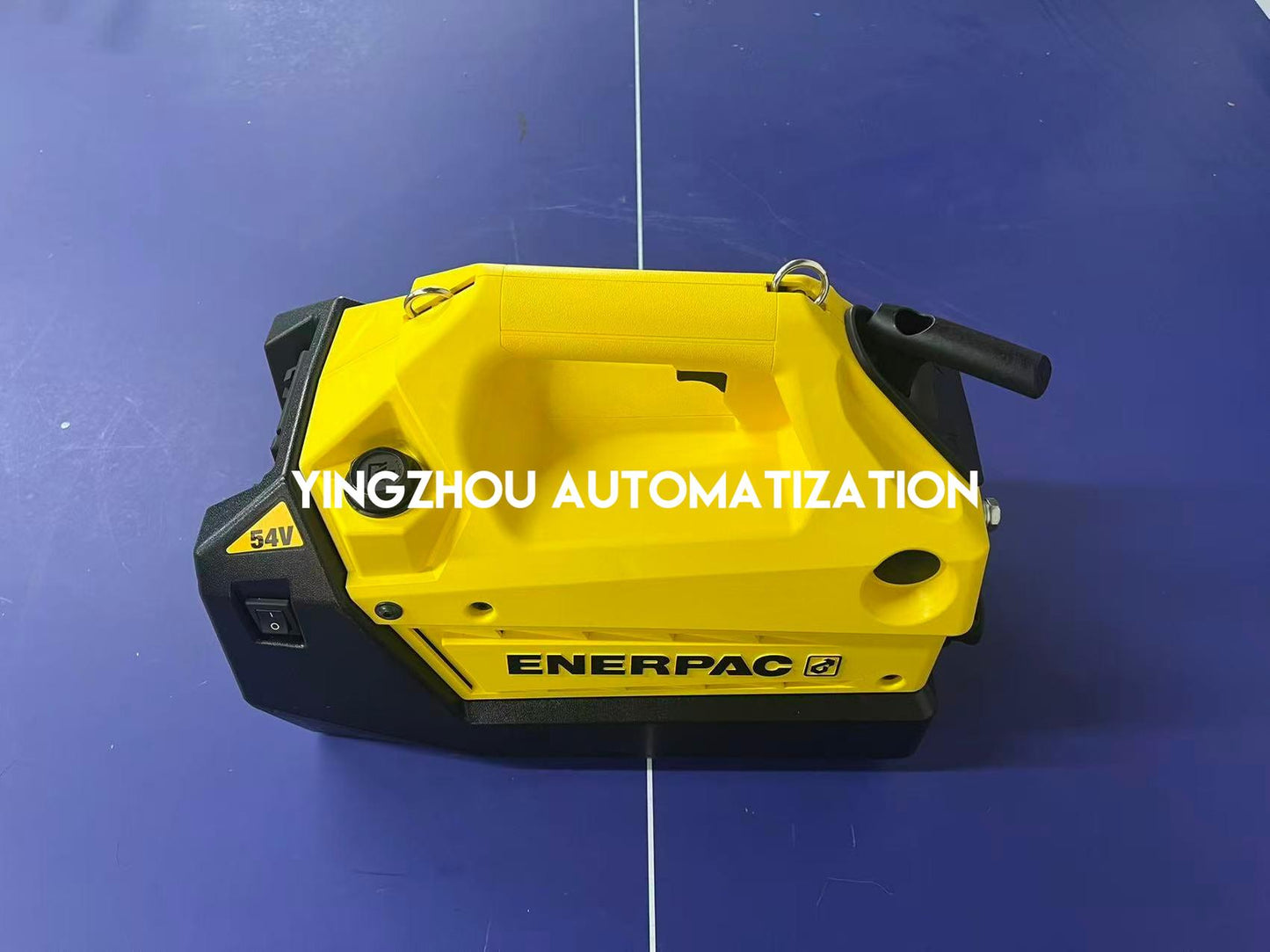 ENERPAC XC2202ME Cordless Hydraulic Pump 3/2 Manual Valve 122 in3 Usable Oil Batteries and Charger Included 230V-YingZhou Automatization
