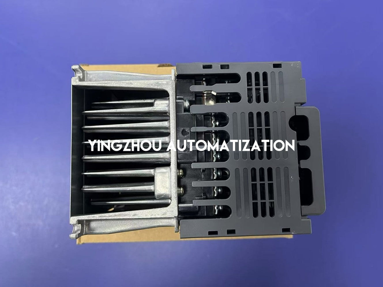 Mitsubishi Electric FR-D700 VFD - 2.2kW (3HP), 5.0A, 380-480V 3-Phase | FR-D740-2.2K-CHT-YingZhou Automatization