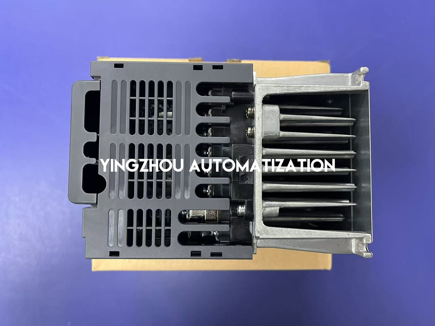Mitsubishi Electric FR-D700 VFD - 3.7kW (5HP), 8.0A, 380-480V 3-Phase | FR-D740-3.7K-CHT-YingZhou Automatization