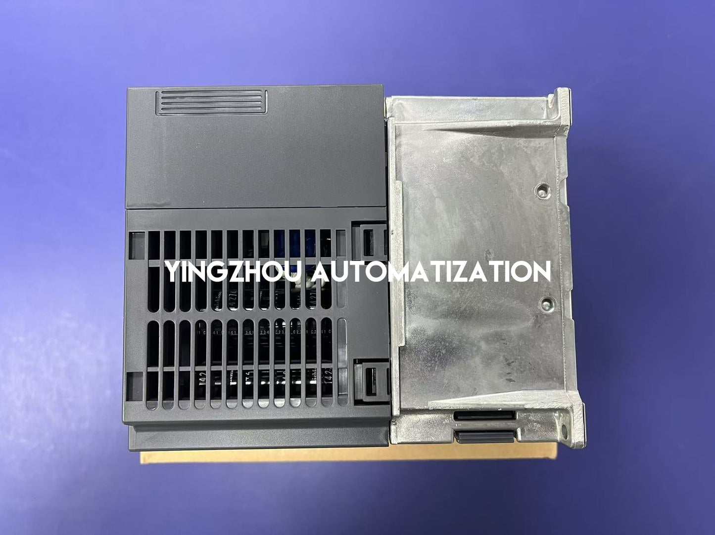 Mitsubishi Electric FR-D700 VFD - 3.7kW (5HP), 8.0A, 380-480V 3-Phase | FR-D740-3.7K-CHT-YingZhou Automatization