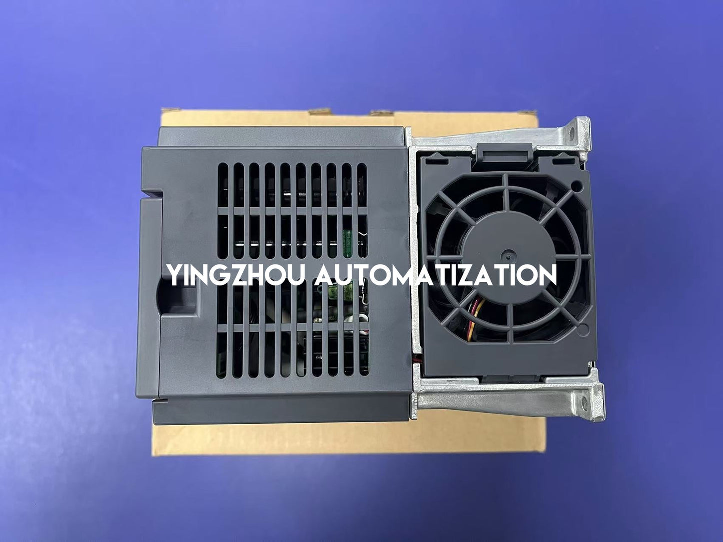 Mitsubishi Electric FR-D700 VFD - 3.7kW (5HP), 8.0A, 380-480V 3-Phase | FR-D740-3.7K-CHT-YingZhou Automatization
