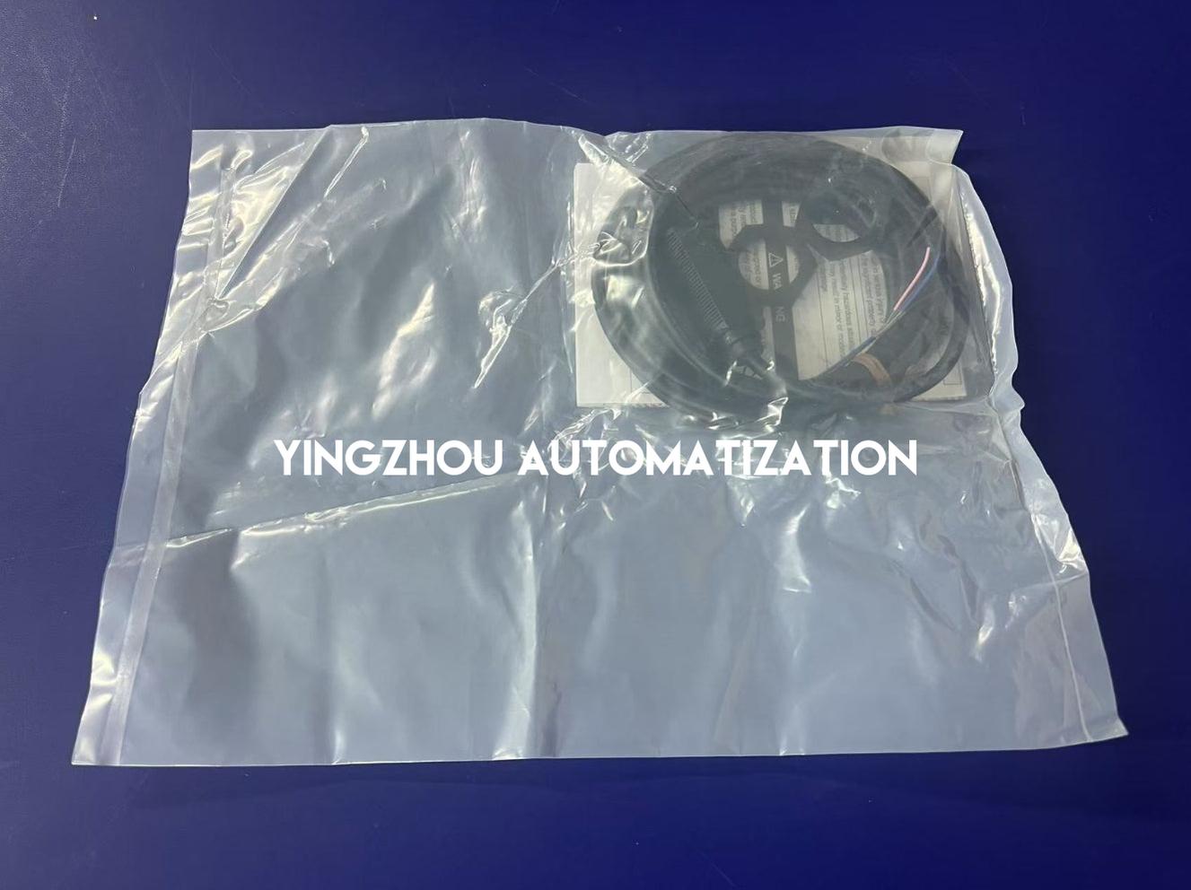 Omron E3FA/E3FB Series E3FA-DP12 Photoelectric sensor, Diffuse-reflective, Sensing distance: 300 mm, PNP output, Pre-wired, 2 m-YingZhou Automatization