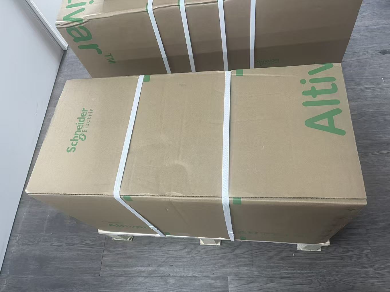Schneider Electric ATV610D45N4 | Altivar 610 AC Drive | 45 kW 60 HP | 3-Phase 380V-460V Input | Industrial VFD Variable Frequency Inverter | Brand New Original-YingZhou Automatization