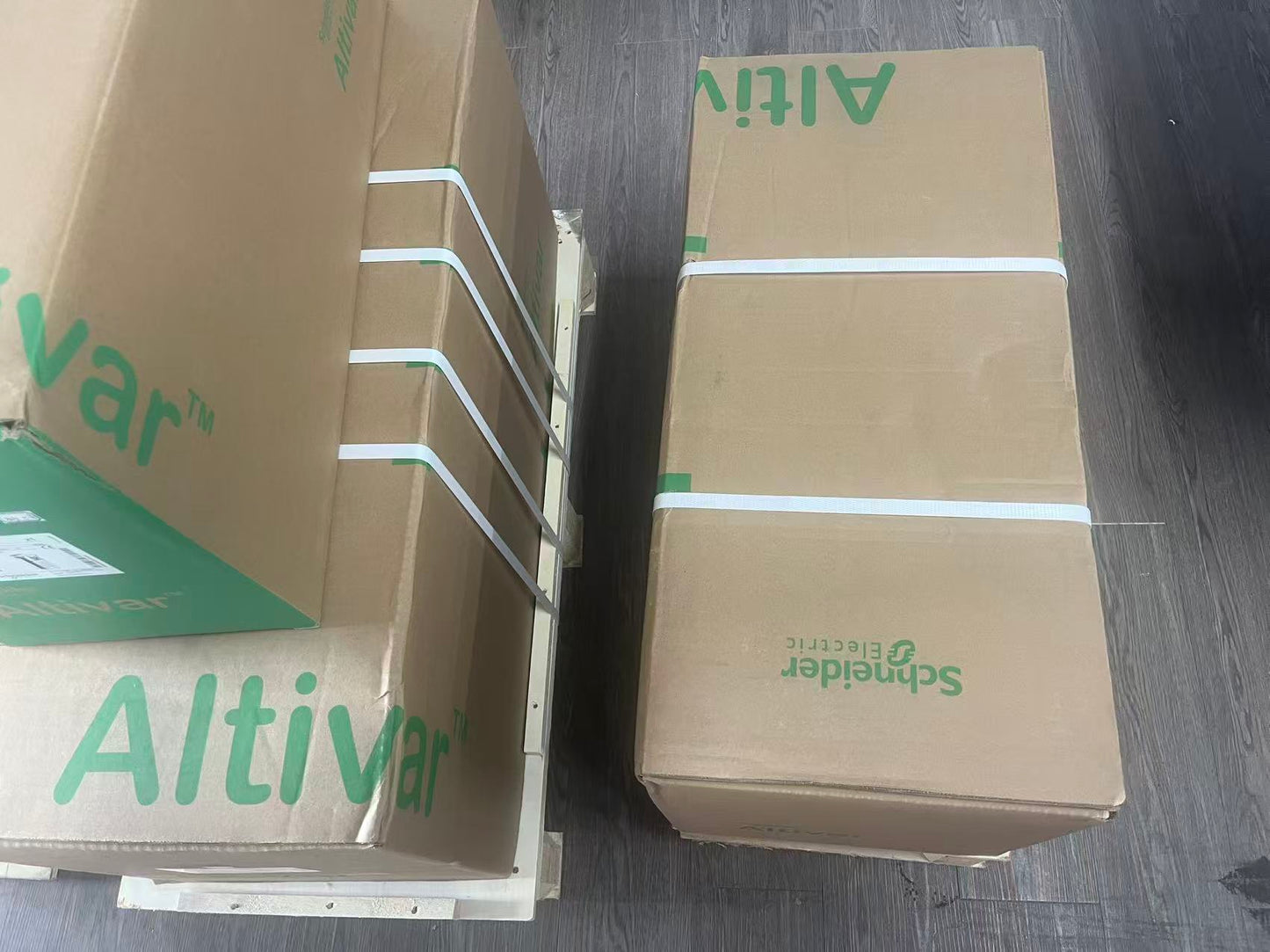 Schneider Electric ATV610D45N4 | Altivar 610 AC Drive | 45 kW 60 HP | 3-Phase 380V-460V Input | Industrial VFD Variable Frequency Inverter | Brand New Original-YingZhou Automatization