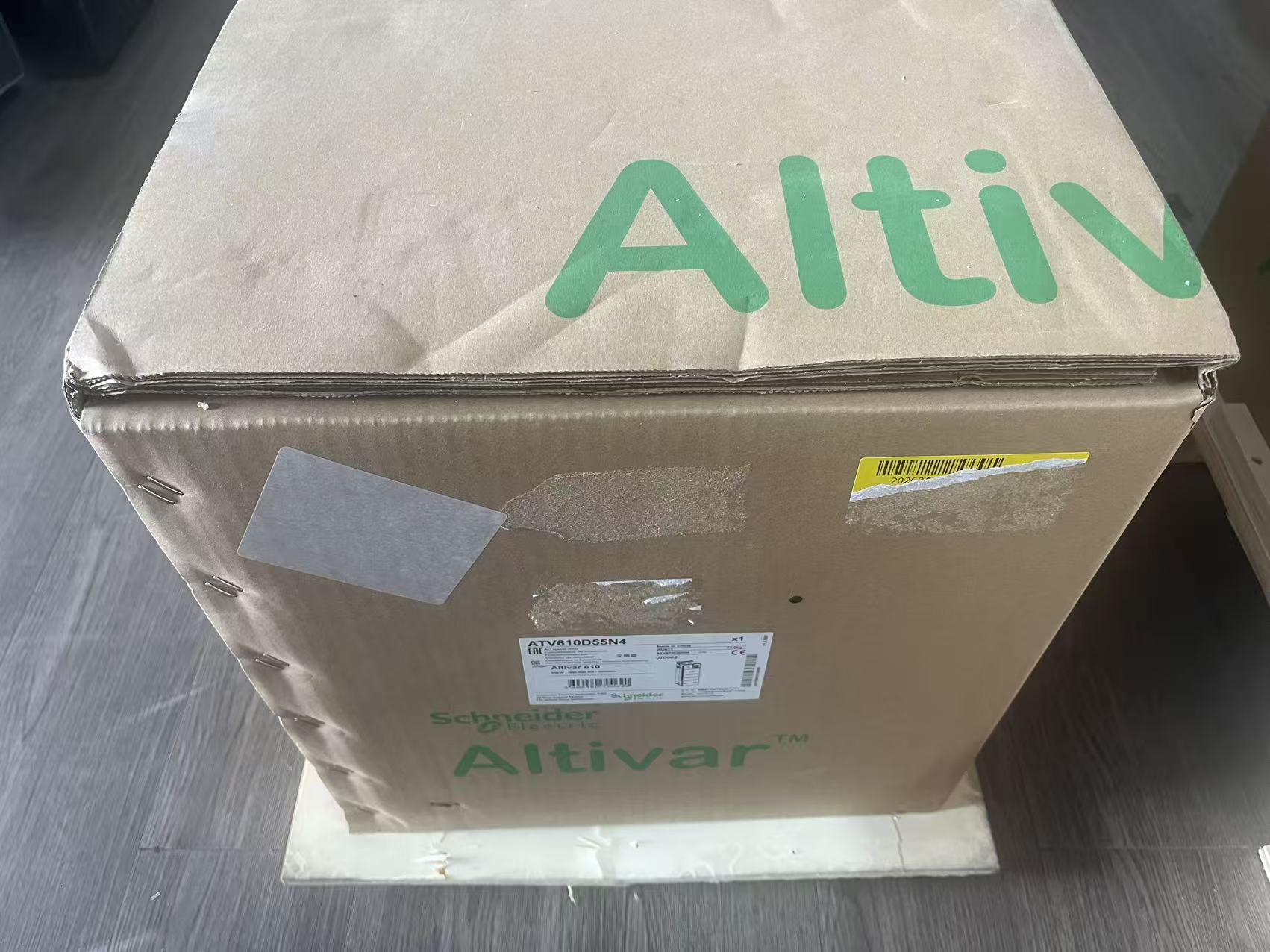 Schneider Electric ATV610D55N4 | Altivar 610 AC Drive | 55 kW 75 HP | 3-Phase 380V-460V Input | Industrial VFD Variable Frequency Inverter | Brand New Original-YingZhou Automatization