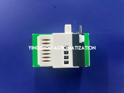 Schneider SR3XT43BD Zelio Logic Analog Expansion Module | 2 Inputs / 2 Outputs | 24V DC-YingZhou Automatization