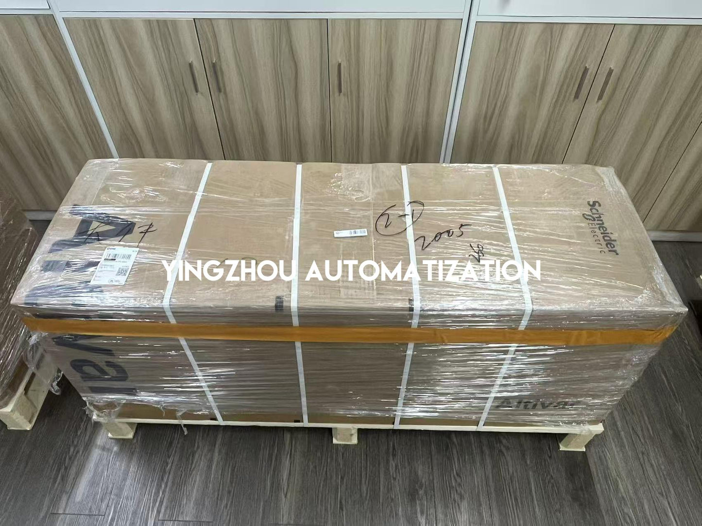 Schneider Variable Speed Drive Altivar Process ATV900 Series Frequency Inverter ATV930C16N4 160KW 380-480V 3PH IP20 with Braking Unit VFD-YingZhou Automatization